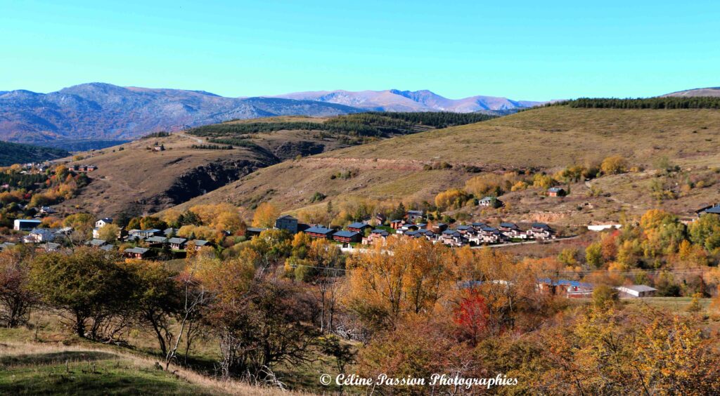 Panorama sur les hameaux de Bajande et Caillastre